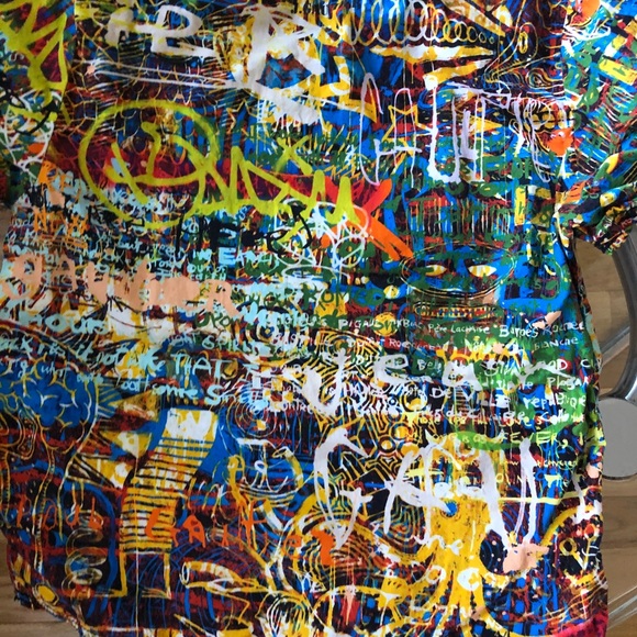 Graffiti T - Picture 2 of 6